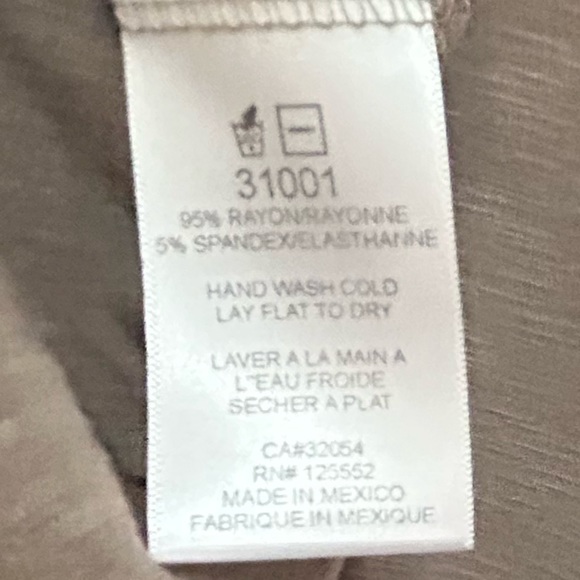 Neutral Flowy Rayon Boho Style Top - Picture 8 of 9